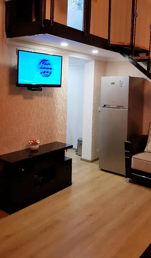 Bright And Cozy Apartment On Aghmashenebeli Avenue Tbiliszi