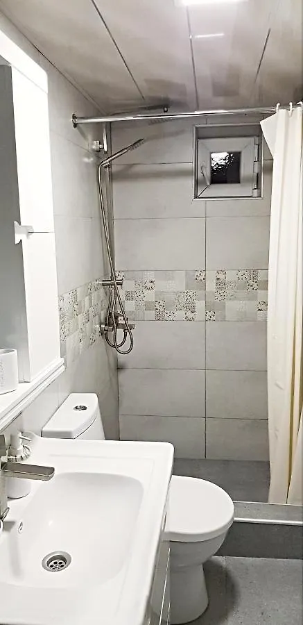 Bright And Cozy Apartment On Aghmashenebeli Avenue Tbiliszi