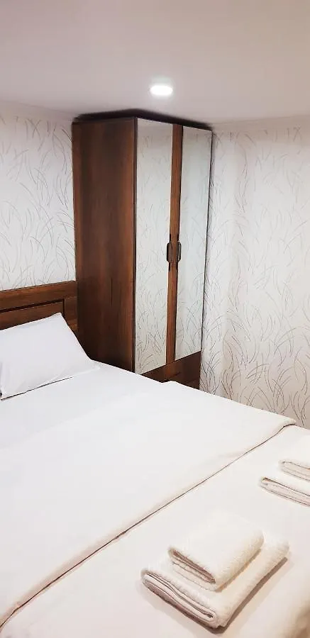 Bright And Cozy Apartment On Aghmashenebeli Avenue Tbiliszi
